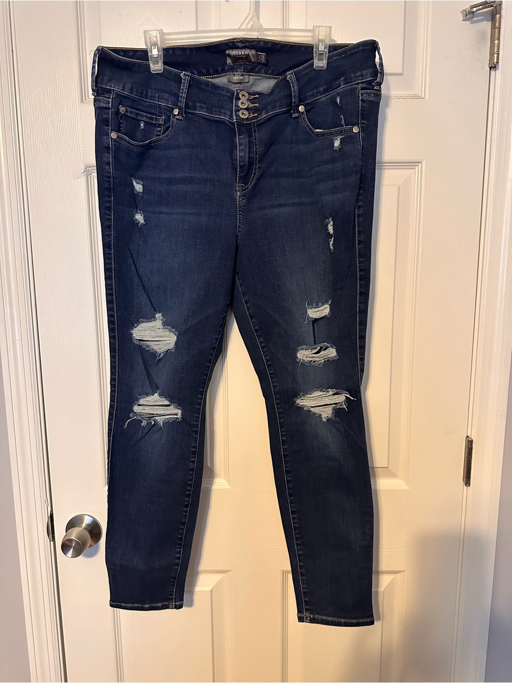 Torrid Distressed Dark Blue Women’s Skinny Jeans